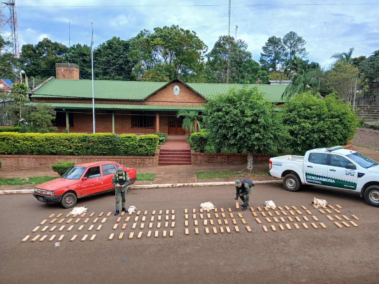 Gendarmería Nacional secuestró casi 149 kilos de marihuana en Aristóbulo del Valle